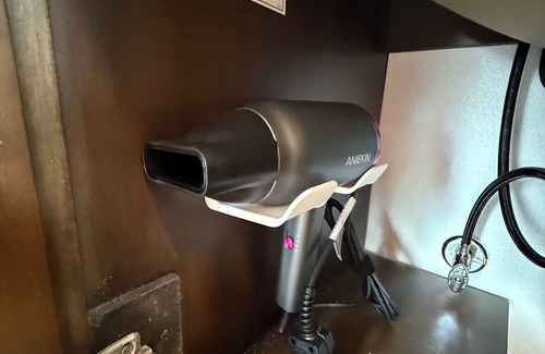 Papa Other | Charming 2-bedroom farmhouse in delightful Captain Cook with WiFi