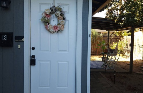 Grants Pass Apartment | Charming 2-bedroom apartment with WiFi, AC in pleasant Grants Pass