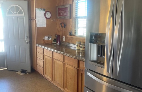 Port Lavaca House | Charming 2-bedroom house with WiFi, AC in welcoming Port Lavaca