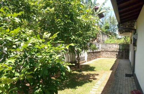 Kamburugamuwa Villa | Charming 3-bedroom villa with WiFi and AC in Kamburugamuwa