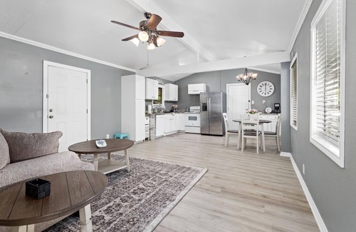 Lumberton House | Charming 3-bedroom house with AC, WiFi in peaceful Lumberton