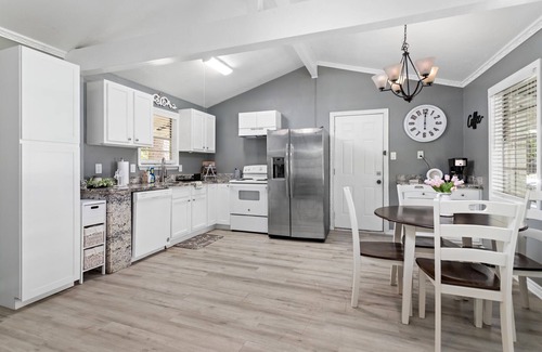 Lumberton House | Charming 3-bedroom house with AC, WiFi in peaceful Lumberton