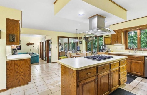 Waukesha House | Charming 3-Bedroom House-Ideal for a Relaxing Stay