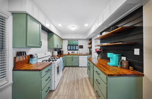 Willow Meadows/Willowbend Area House | Charming 3-bedroom house with WIFI and close NRG