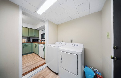 Willow Meadows/Willowbend Area House | Charming 3-bedroom house with WIFI and close NRG