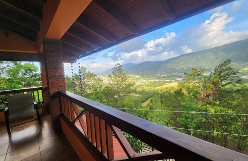 Jarabacoa Villa | Charming 3-bedroom villa with WiFi with a gorgeous view of Jarabacoa