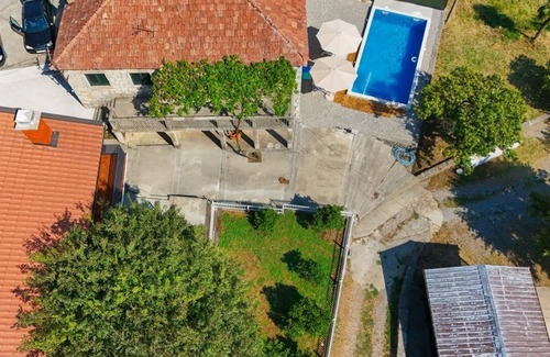 Podgorica House | Charming 3-bedroom villa with AC and WiFi in lovely Podgorica