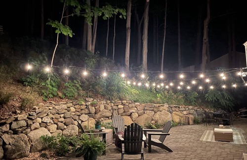 Amesbury House | Charming 3 bedroom with magical patio