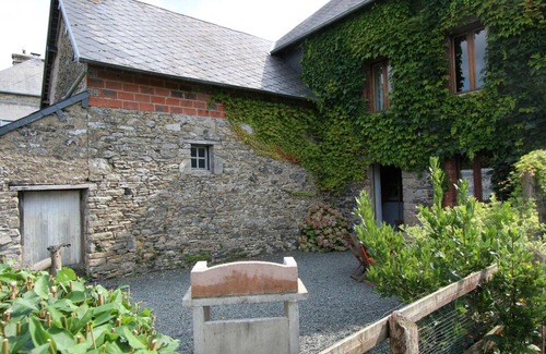 Cambernon Cottage | Charming 3-Level House in Cambernon - Fireplace, Garden, Parking, Pet-Friendly, Sleeps 4