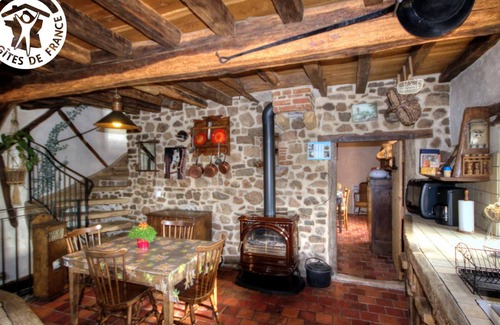 Chirassimont Cottage | Charming 3-Story Cottage with Garden, Wood Stove, and Pizza Oven in Scenic Countryside