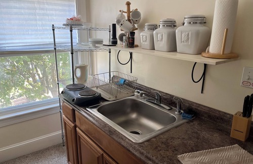 Norwood Apartment | Charming 3rd floor private loft space