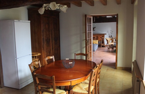 Sarzay Cottage | Charming 4-bed Cottage in Berry, Garden, Bikes, Near Historic Sites & River, Sleeps 12