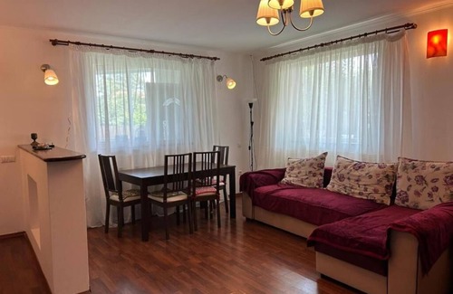 Balotesti Villa | Charming 4-bedroom villa with WiFi and AC in tranquil Balotești, near the Therme