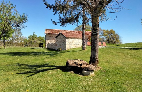 Sainte-Croix Cottage | Charming 4* studio with heated pool in the heart of the countryside