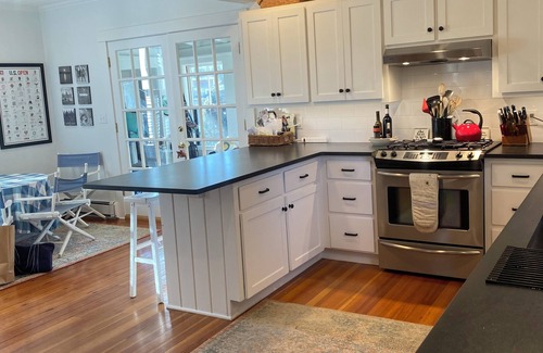 Silver Beach House | Charming 5-bedroom house in West Falmouth.