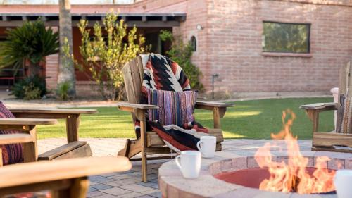 Camelback Sierra House | Charming 5BDR Hacienda w Pool Fire Pit Billiards La Casona by AvantStay