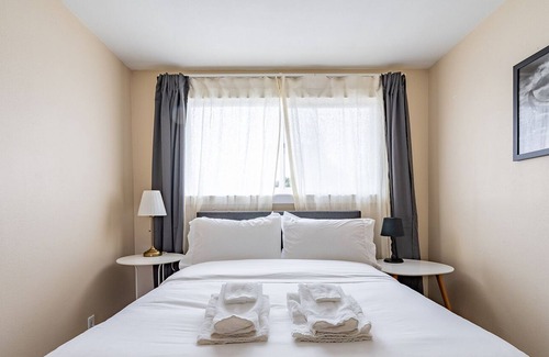 Brighton House | Charming 6 BR Home w/Game Room Perfect for Groups