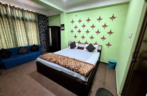 Beltola Hotel | Charming 8-bedroom hotel with WiFi, AC in wonderful Guwahati