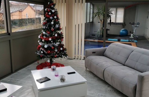 Montceau-les-Mines Apartment | Charming accommodation with swimming pool and jacuzzi.