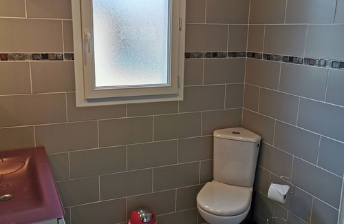 Montceau-les-Mines Apartment | Charming accommodation with swimming pool and jacuzzi.