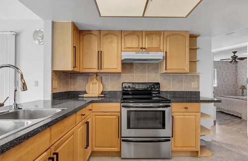 Warm Mineral Springs House | Charming and quiet retreat for your perfect getaway!