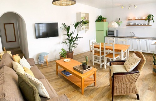 La Santa Apartment | CHARMING APARTMENT AND SOLARIUM BY THE SEA