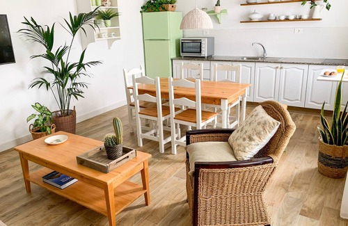 La Santa Apartment | CHARMING APARTMENT AND SOLARIUM BY THE SEA