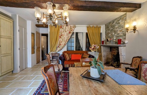 Le Blanc Apartment | Charming Apartment in Heart of Le Blanc near Chateau Naillac, Free Parking