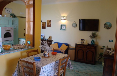 Meta Apartment | CHARMING APARTMENT WITH TERRACE EQUIPPED A FEW MILES FROM SORRENTO