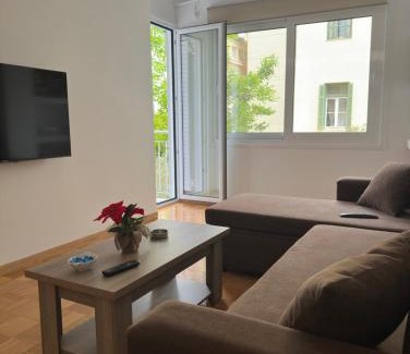 Mousio Apartment | Charming Apt Near Athens Museum!