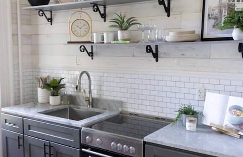 Newtonville Apartment | Charming Apt. with Marble Mantel