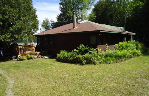 Madawaska Valley Cottage | Charming Authentic Waterfront Cottage on a Lake