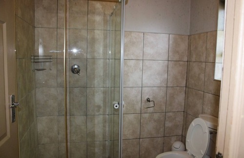 Germiston Bed & Breakfast | Charming B&B with WiFi in Enchanting Germiston