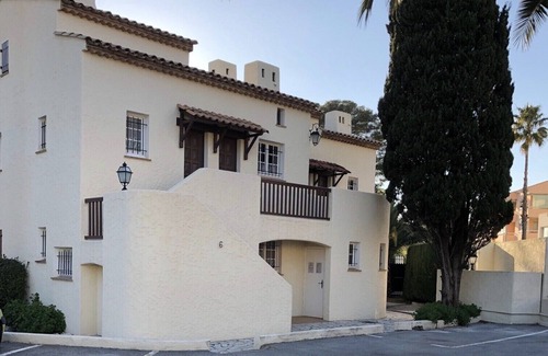 Boulouris-sur-Mer Apartment | Charming Bastidon T2 in the heart of an ancient palm grove, 100 m from the beach