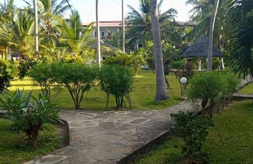 Watamu Apartment | Charming Beachlet that is clean, airy and in a perfect location.