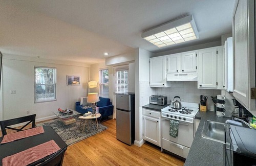 Riverside Apartment | Charming Bi-Level Townhouse near Harvard & MIT