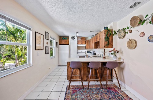 Florida North Atlantic Coast House | Charming Bungalow w/Pool in North Palm Beach