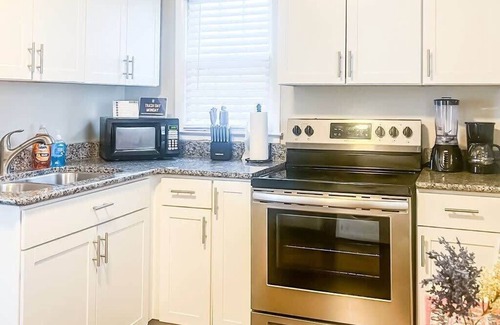 Huntsville House | Charming Bungalow Northeast Nook