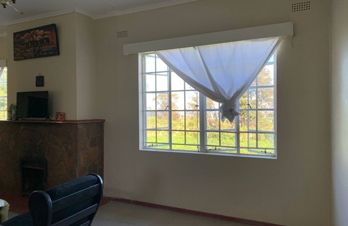 Nyanga House | Charming bungalow with WiFi in Nyanga