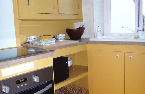 La Charite-sur-Loire Apartment | Charming cottage - historic district and edge of the Loire (4/5 people)