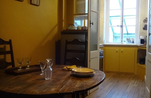 La Charite-sur-Loire Apartment | Charming cottage - historic district and edge of the Loire (4/5 people)