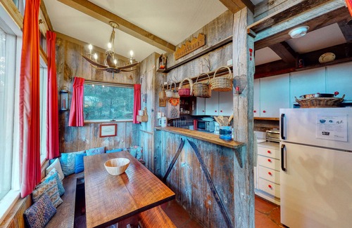 Franconia Cabin | Charming cabin w/mountain views and High-Speed WiFi - near Cannon Mountain
