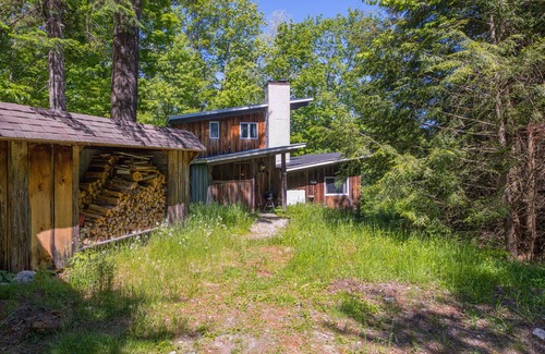 Franconia Cabin | Charming cabin w/mountain views and High-Speed WiFi - near Cannon Mountain