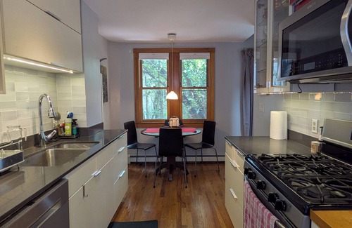 Central Square House | Charming Cambridge 2-BR townhome steps to MIT, Harvard, T Red Line, food & more!