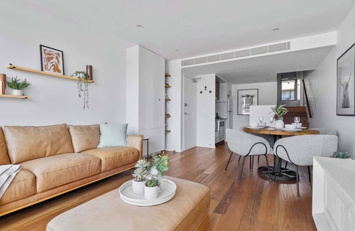 Camperdown Apartment | Charming Camperdown Hideaway With Parking
