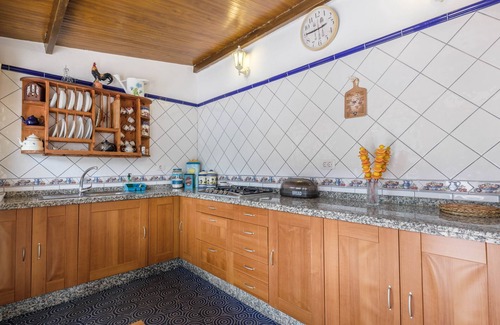 Arafo House | Charming "Casa Rural" with Sea View, Mountain View, Wi-Fi, Garden, Terrace & Pool