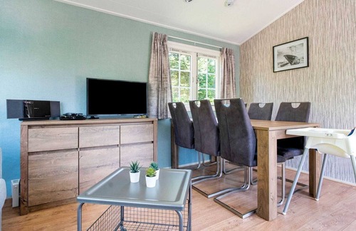 Stegeren Ski Chalet | Charming Chalet in Stegeren near Forest