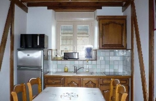 Epineu-le-Chevreuil Cottage | Charming Countryside Cottage: Nature Trails, Equestrian Center & Close to Amenities