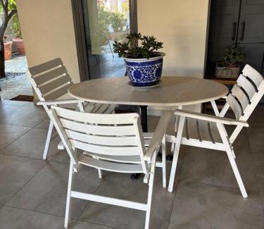 Anavyssos Apartment | Charming Coastal Retreat