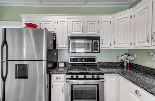 Waterbury House | Charming Connecticut Retreat Near Museums & Hiking